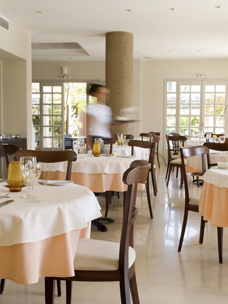 9 Muses Santorini Resort Perivolos  Restoran fotoğraf